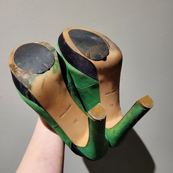 2/$20 BCBG Green High Heels Shoes Size: 7B US - Picture 6 of 7
